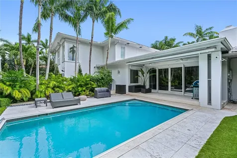 4365 N Bay Road Miami Beach FL 33140