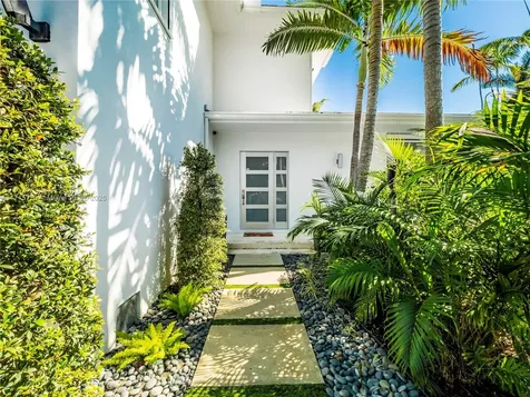 4365 N Bay Road Miami Beach FL 33140