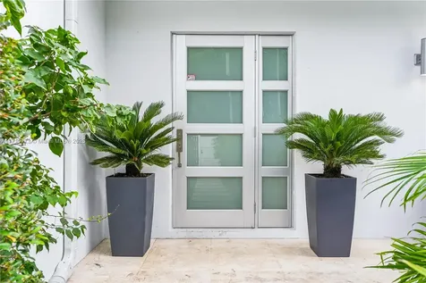 4365 N Bay Road Miami Beach FL 33140