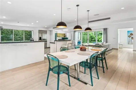 4365 N Bay Road Miami Beach FL 33140