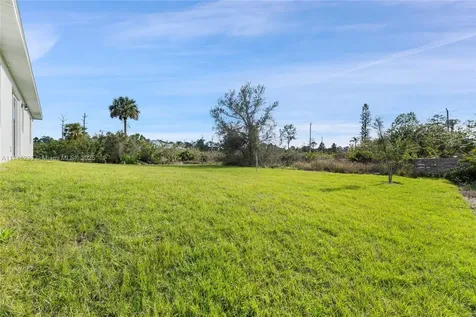957 Commodore Street Lehigh Acres FL 33974