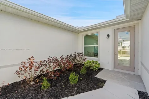 957 Commodore Street Lehigh Acres FL 33974