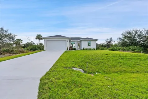 957 Commodore Street Lehigh Acres FL 33974