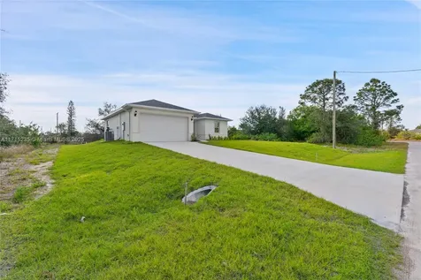 957 Commodore Street Lehigh Acres FL 33974