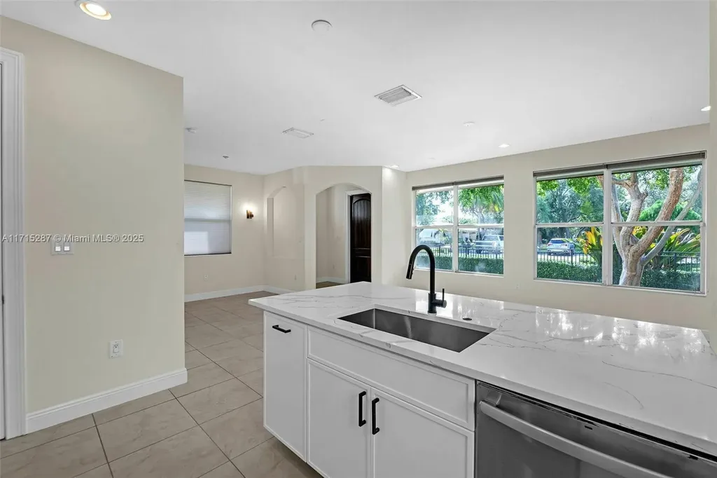 601 SW 10th Street Fort Lauderdale FL 33315