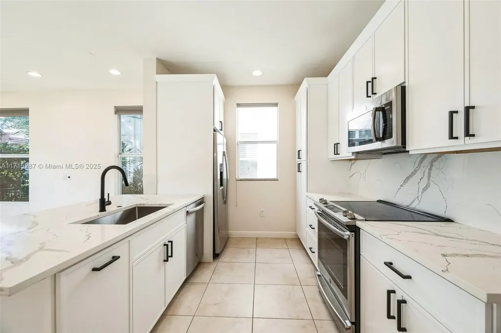 601 SW 10th Street Fort Lauderdale FL 33315