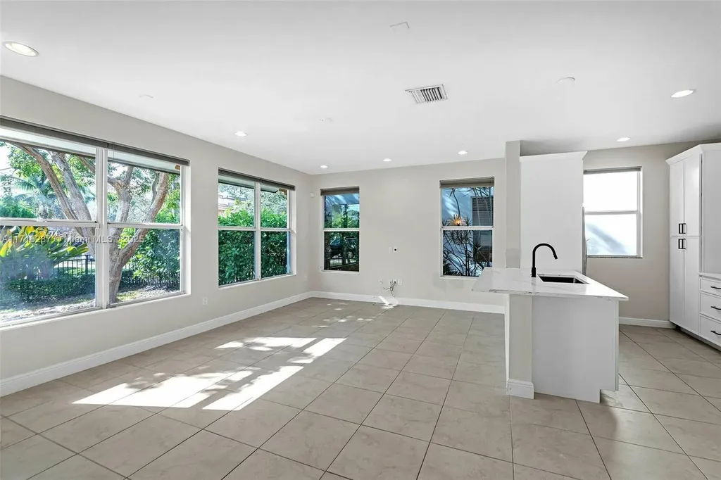 601 SW 10th Street Fort Lauderdale FL 33315