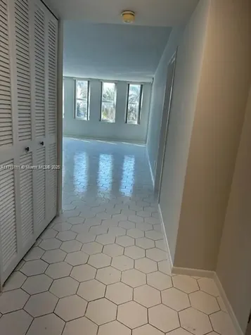 5401 Collins Avenue Miami Beach FL 33140