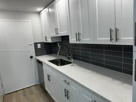 5401 Collins Avenue Miami Beach FL 33140