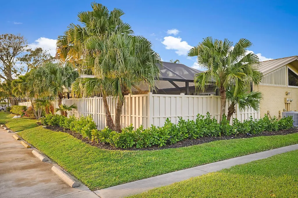 5872 Golden Eagle Circle Palm Beach Gardens FL 33418