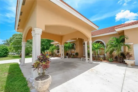15492 SW 274th Street Homestead FL 33032