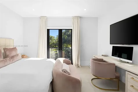 284 Las Brisas Court Coral Gables FL 33143