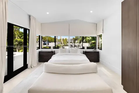 284 Las Brisas Court Coral Gables FL 33143
