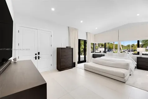 284 Las Brisas Court Coral Gables FL 33143