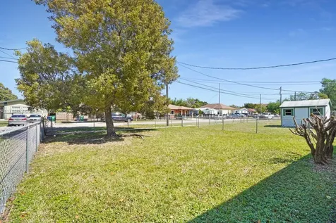 1371 NW 75th Street Miami FL 33147