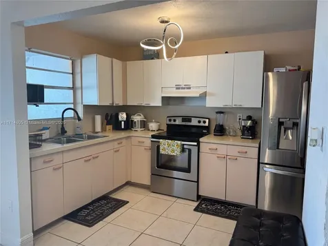 19001 SW 122nd Avenue Miami FL 33177