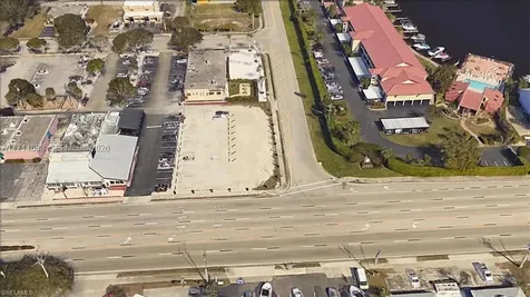 1725 Cape Coral Parkway Cape Coral FL 33904