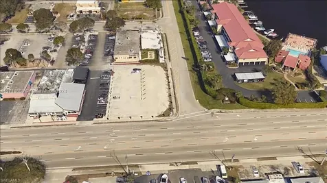 1725 Cape Coral Parkway Cape Coral FL 33904