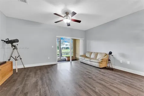 8207 Santa Monica Terrace Tamarac FL 33321