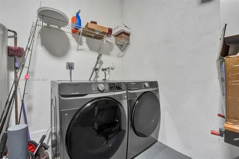 8207 Santa Monica Terrace Tamarac FL 33321