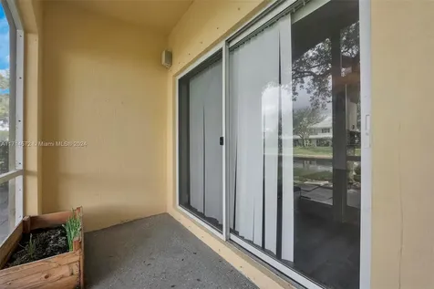 8207 Santa Monica Terrace Tamarac FL 33321