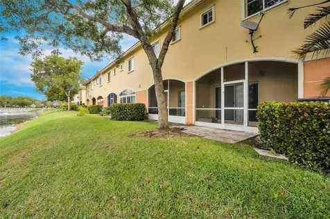 8207 Santa Monica Terrace Tamarac FL 33321