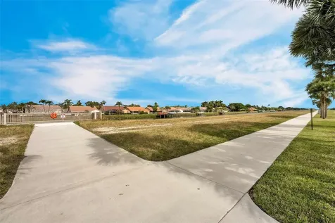8207 Santa Monica Terrace Tamarac FL 33321