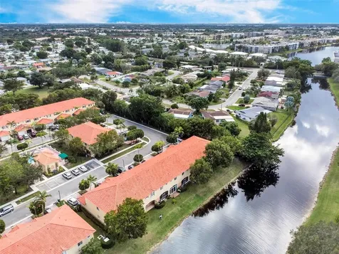 8207 Santa Monica Terrace Tamarac FL 33321