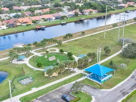8207 Santa Monica Terrace Tamarac FL 33321