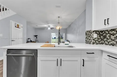 8207 Santa Monica Terrace Tamarac FL 33321