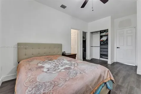 8207 Santa Monica Terrace Tamarac FL 33321