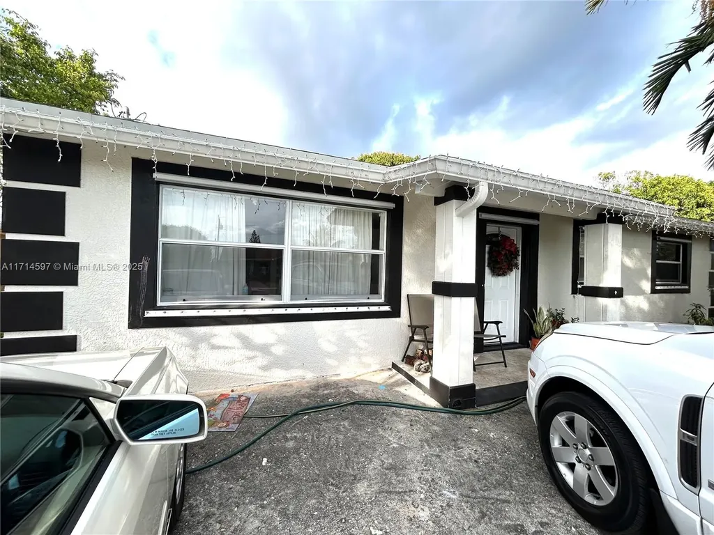 926 S 13th Avenue S Lake Worth FL 33460