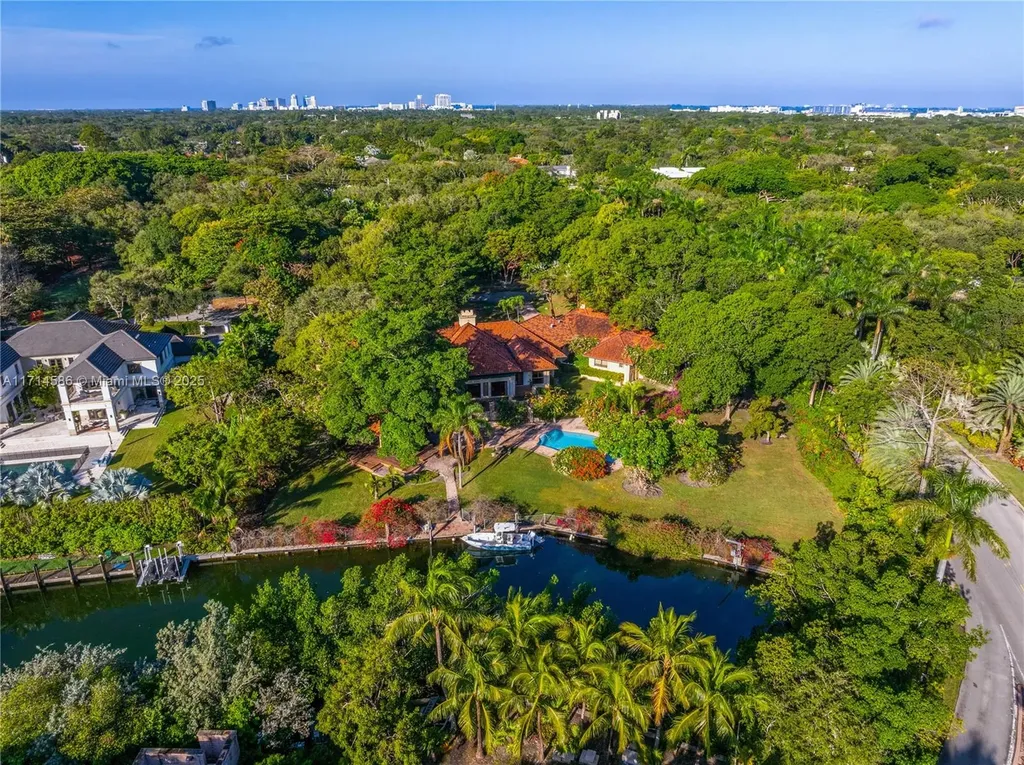 8805 Arvida Drive Coral Gables FL 33156