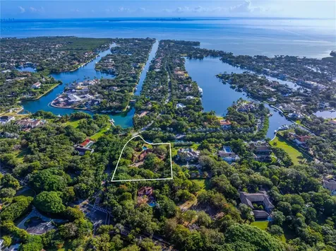 8805 Arvida Drive Coral Gables FL 33156