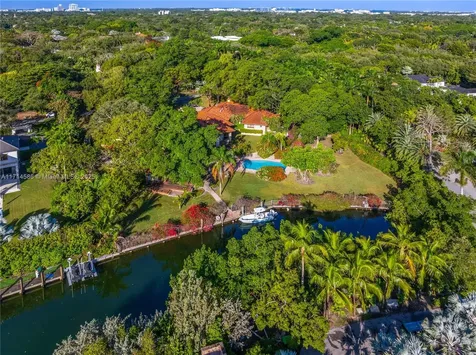 8805 Arvida Drive Coral Gables FL 33156