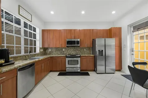 1042 SW 146th Terrace Pembroke Pines FL 33027