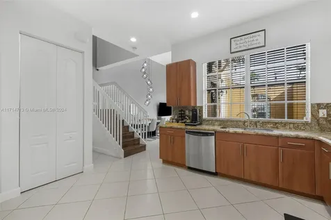 1042 SW 146th Terrace Pembroke Pines FL 33027