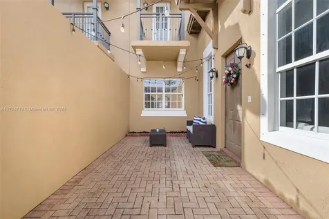 1042 SW 146th Terrace Pembroke Pines FL 33027