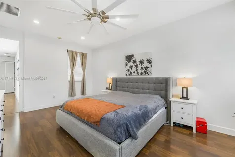 1042 SW 146th Terrace Pembroke Pines FL 33027