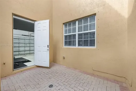 1042 SW 146th Terrace Pembroke Pines FL 33027