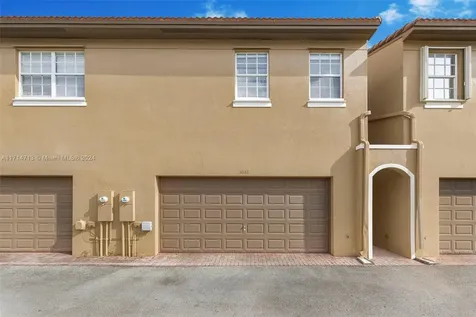 1042 SW 146th Terrace Pembroke Pines FL 33027