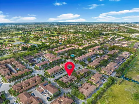 1042 SW 146th Terrace Pembroke Pines FL 33027