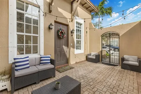 1042 SW 146th Terrace Pembroke Pines FL 33027