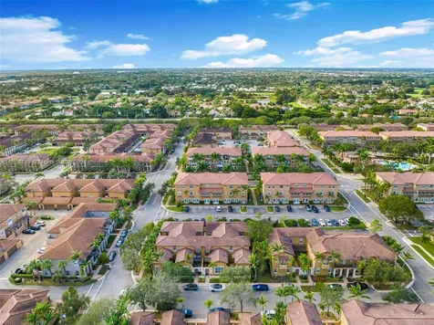 1042 SW 146th Terrace Pembroke Pines FL 33027