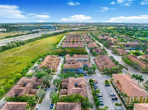 1042 SW 146th Terrace Pembroke Pines FL 33027
