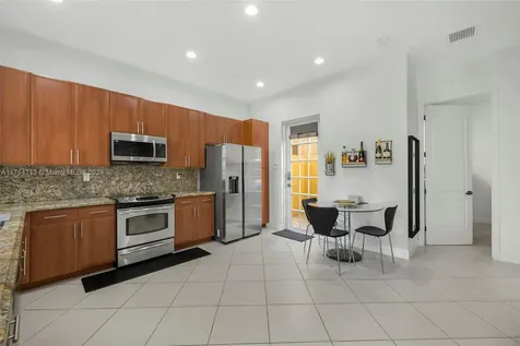 1042 SW 146th Terrace Pembroke Pines FL 33027