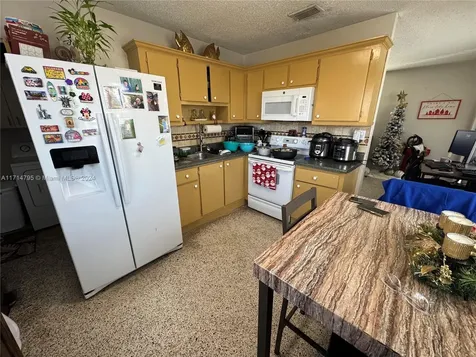9228 SW 37th Street Miami FL 33165