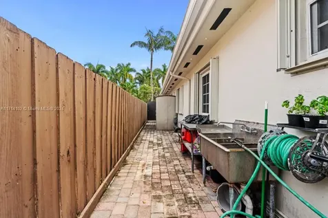 3208 SW 143rd Place Miami FL 33175