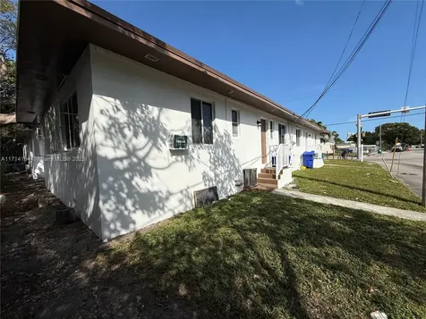2900 NW 10th Avenue Miami FL 33127