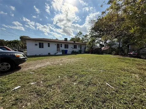 2900 NW 10th Avenue Miami FL 33127